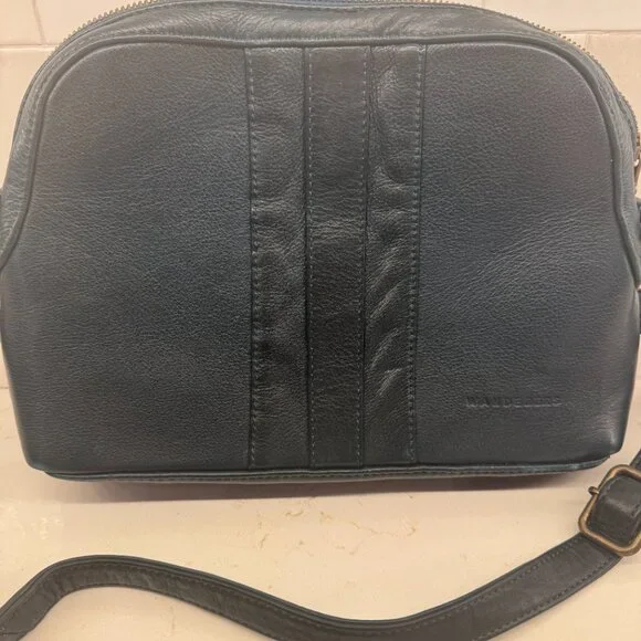 Gorgeous Blue Leather Crossbody Purse (Wanderers) - Picture 5 of 8